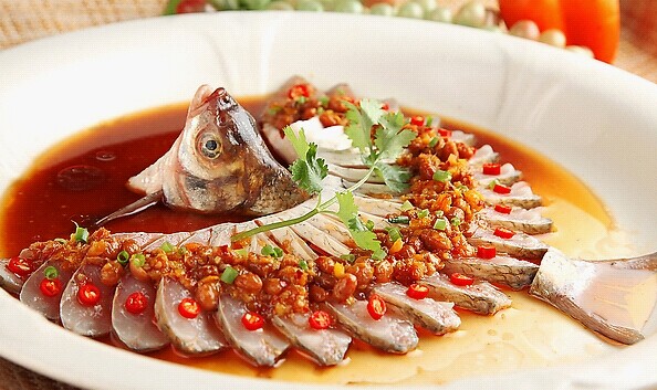 如果你是餐飲老板，如何吃下這700億的年夜飯？