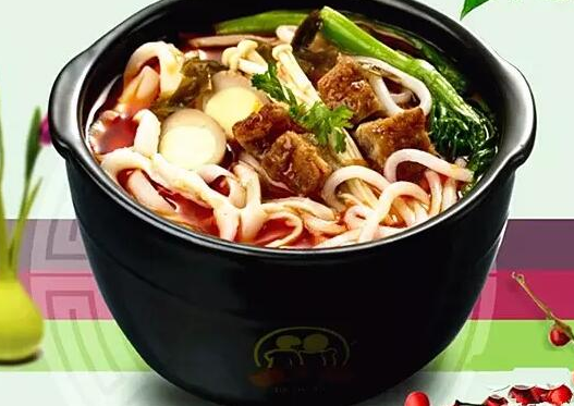 15年憑借一碗土豆粉開近千家店，秘訣是什么？|餐飲界