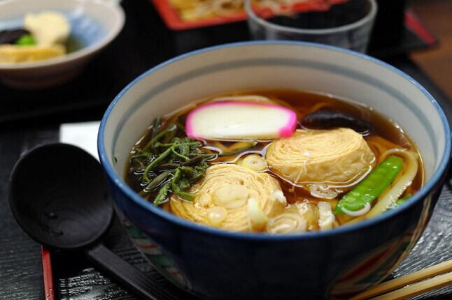 這家面館憑啥在頻頻面臨“洗牌”的餐飲業(yè)站穩(wěn)腳跟？|餐飲界
