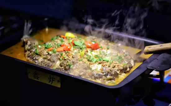 烤魚當?shù)?，粵菜能否在廣州站穩(wěn)腳跟？|餐飲界