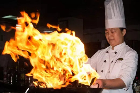重金挖來(lái)了大廚，為何生意卻沒(méi)有想象中的好？|餐飲界