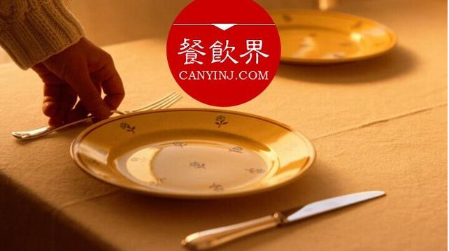 #周末一參#日本老牌酒館緊隨潮流，為何會(huì)失去更多客戶？
