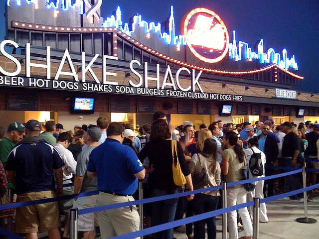 美國(guó)“舒食快餐”Shake Shack是如何抓住中產(chǎn)市場(chǎng)的？|餐飲界