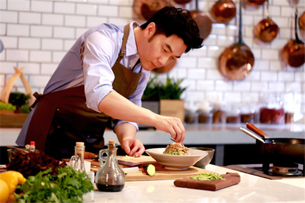 玩轉(zhuǎn)“網(wǎng)紅”，林依輪要演出不一樣的“美食計(jì)”|餐飲界