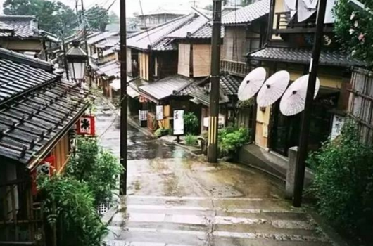 別再說(shuō)“打折促銷很low”了：這家餐企用全年半價(jià)多賺5倍！