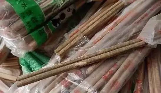 1毫克就能致癌！你在餐廳用的這種筷子，很可能滋生這種毒素！