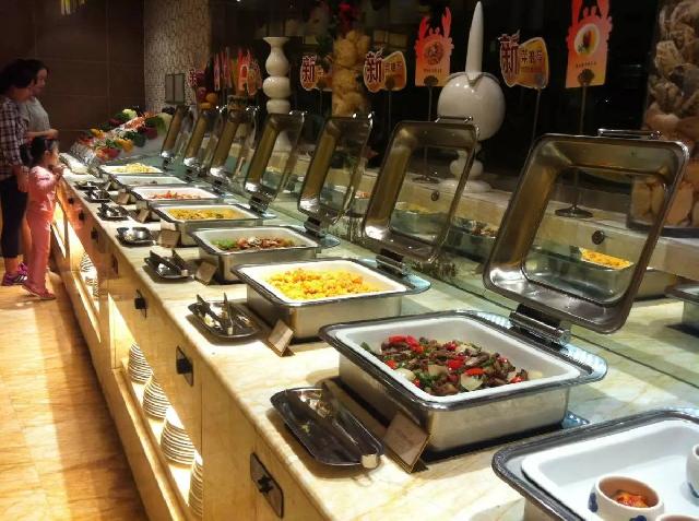  自助餐快沒法干了，活路在哪里？|餐飲界