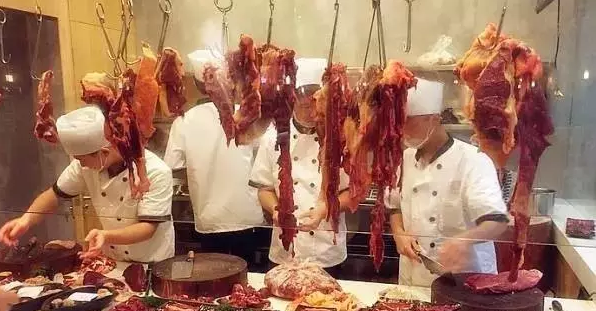 11月6日，“哞哞叫”和深圳名廚委員會的大師共同見證“牛”的傳奇