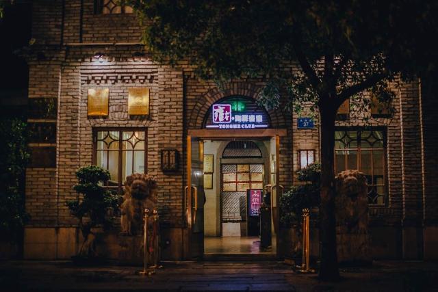 跨界做餐飲，單店日均流水43萬，已經(jīng)火爆了四年|餐飲界