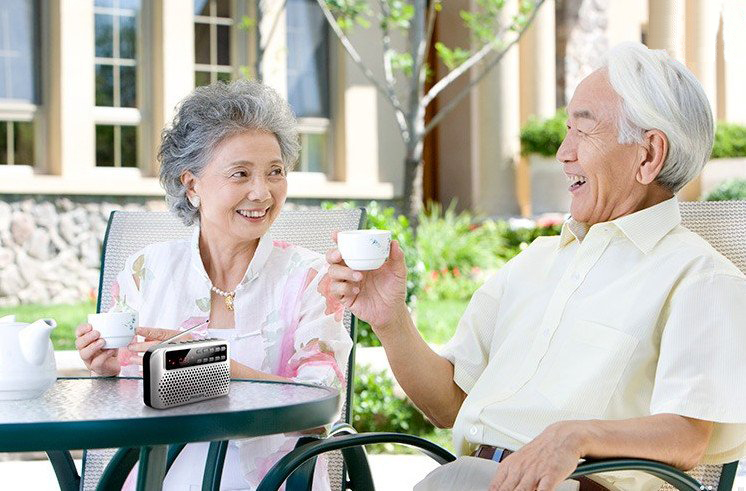 老年餐廳探索困難重重，華天“適老化”改造能否突圍？