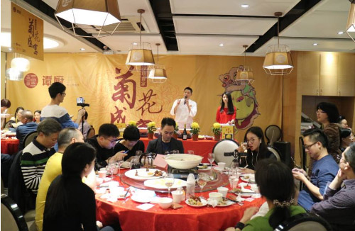 譚廚首屆“菊花盛宴”圓滿結(jié)束，引來(lái)數(shù)萬(wàn)粉絲圍觀直播！|餐飲界