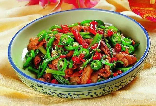 招牌菜不賣免費送，老板卻還年賺100萬