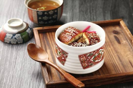 食材成本占了80%，他賠了1500萬(wàn)；最終鰻步靠一款單品爆紅