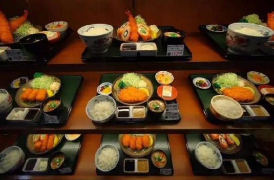 “展望2017”日本快餐業(yè)是齊頭并進(jìn)，還是互爭雄長？|餐飲界