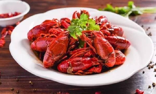 靠一碗蓋澆飯，獲海底撈近千萬元投資