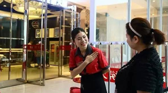 還在朋友圈招人？麥當勞、優(yōu)衣庫、海底撈這樣培養(yǎng)店長！