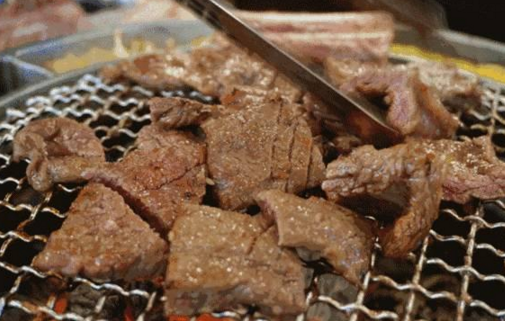 餐飲新騙術(shù)：小伙吃了一頓烤肉，準(zhǔn)備買房交首付的55萬沒了