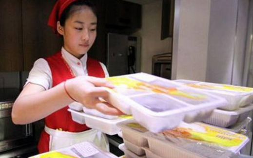 高鐵上可以訂外賣了！肯德基、麥當(dāng)勞、真功夫們率先“上車”！