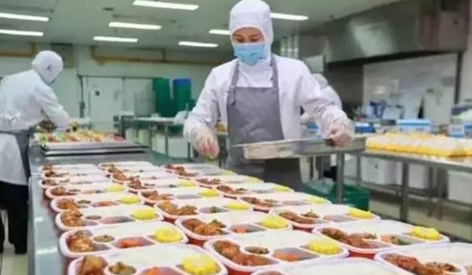 肯德基、真功夫率先“上車”，高鐵外賣這個蛋糕該怎么分？