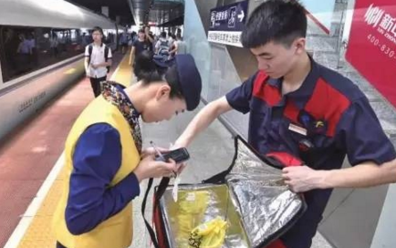 高鐵外賣正式上線！這些餐飲品牌都可以在列車上品嘗到……