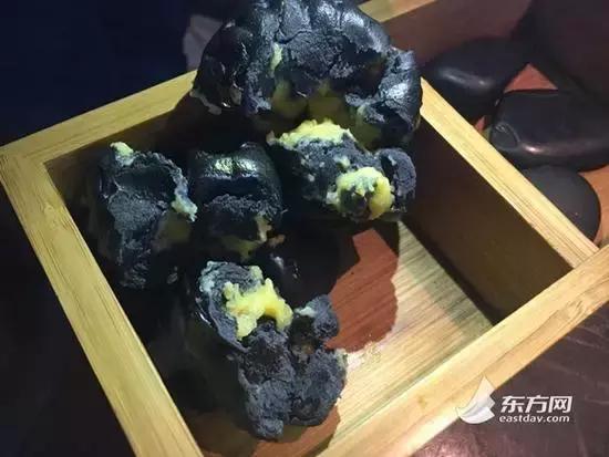 桂滿隴食盒現(xiàn)十幾條活蛆，公安機關(guān)介入調(diào)查|餐飲界
