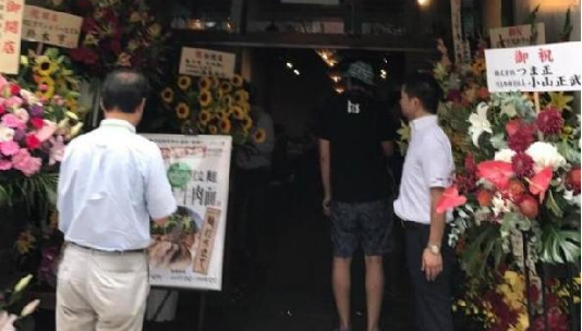 100塊一碗，蘭州拉面日本首開店排長(zhǎng)隊(duì)，能否逆襲日本拉面？
