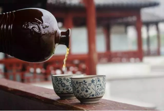 耘林黑杜酒拔草：百年工藝，古法釀造果然名不虛傳！|餐飲界