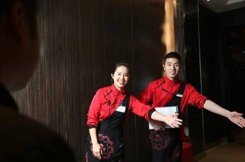 占領(lǐng)北上廣深、布局海外7國，擁有200+門店的海底撈為什么不在重慶開店？