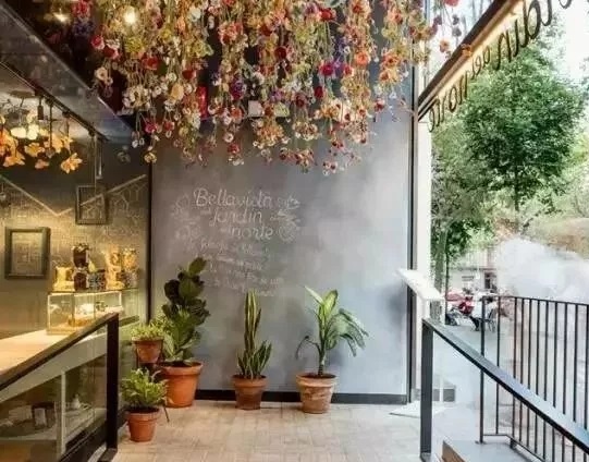 為什么燈光亮的餐廳反而生意不好？餐廳照明的門道你懂多少？