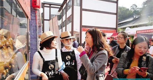 10萬市民熱捧潮汕菜，廚師斬鵝肉斬到手軟