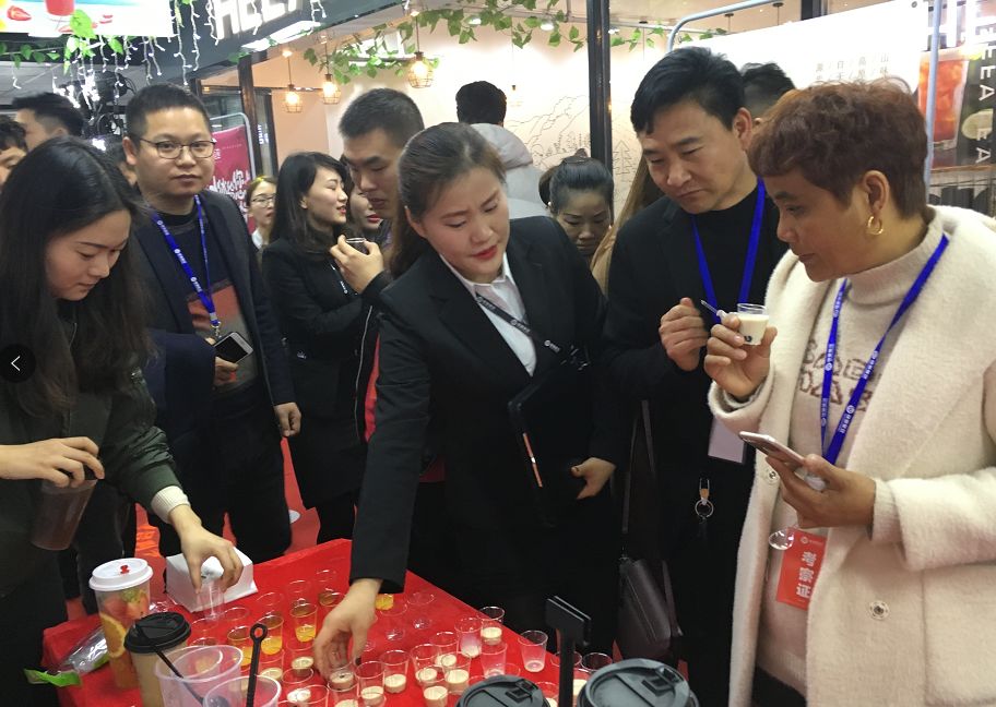 一夜之間火爆全國的烏龍煎，究竟做對了啥？