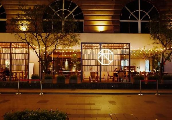 他在酒吧街上花400萬開了一間包子鋪，結(jié)果……