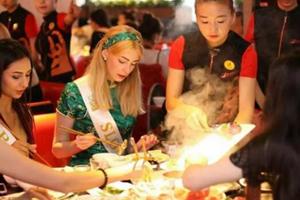 2小時(shí)2500個(gè)訂位，這輪海外開餐廳的市場(chǎng)到底有多大？|餐飲界