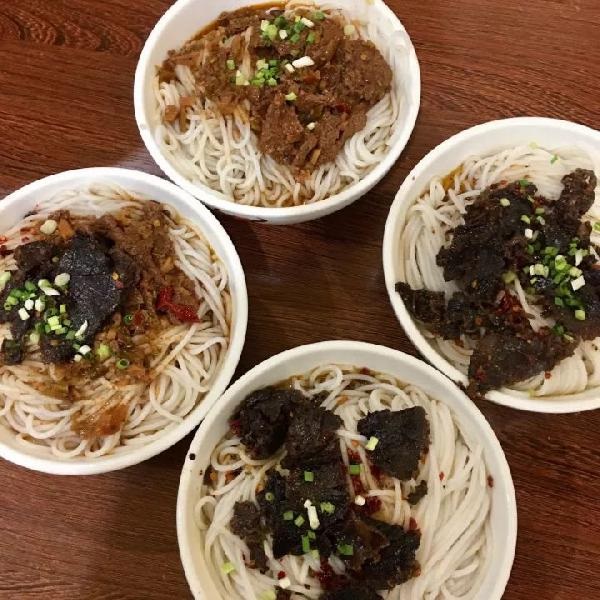 我們常德人的一天，是從嗦一碗米粉開始的