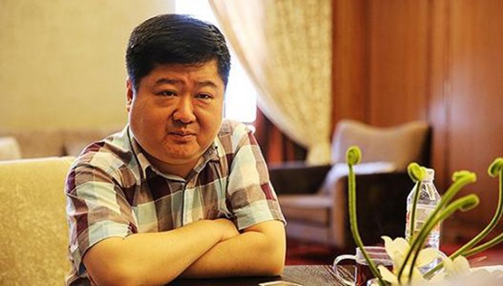 他靠4張餐桌起家15年成餐飲首富，今公司股票面臨拍賣或丟控制權(quán)