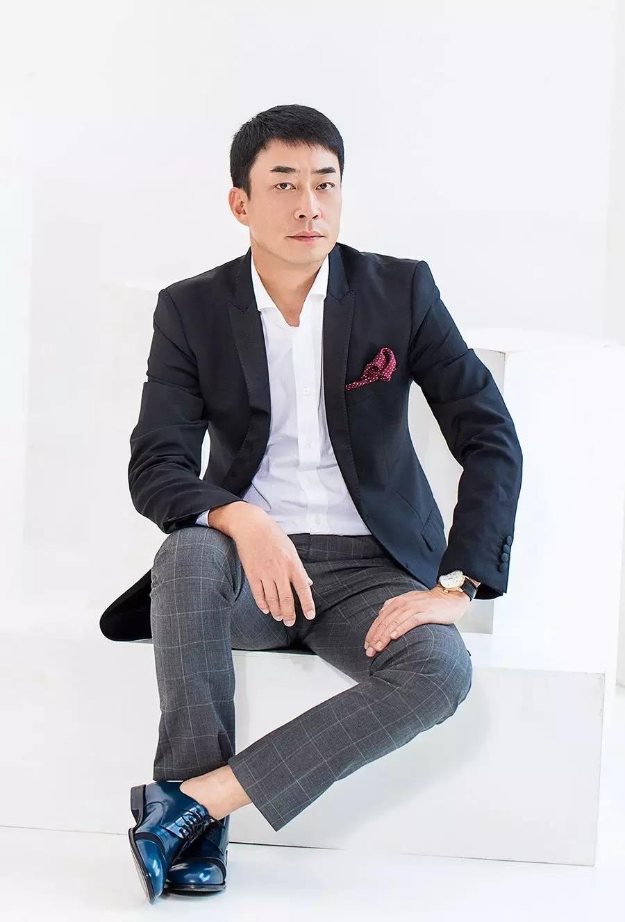 他開8種不同業(yè)態(tài)餐廳，每一家都很火，他到底靠什么？