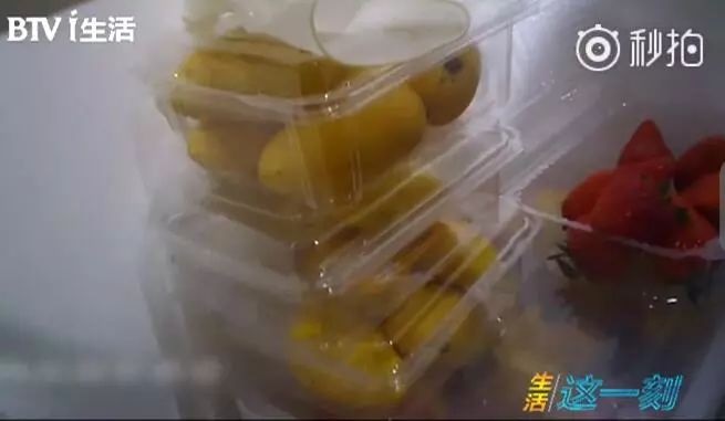 觸目驚心！記者臥底網(wǎng)紅店，你愛(ài)喝的這些飲料，連店員都覺(jué)得惡心