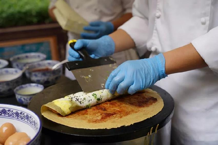 煎餅馃子出標(biāo)準(zhǔn)，薄餅直徑不小于38cm！網(wǎng)友：以后還能加辣條么？