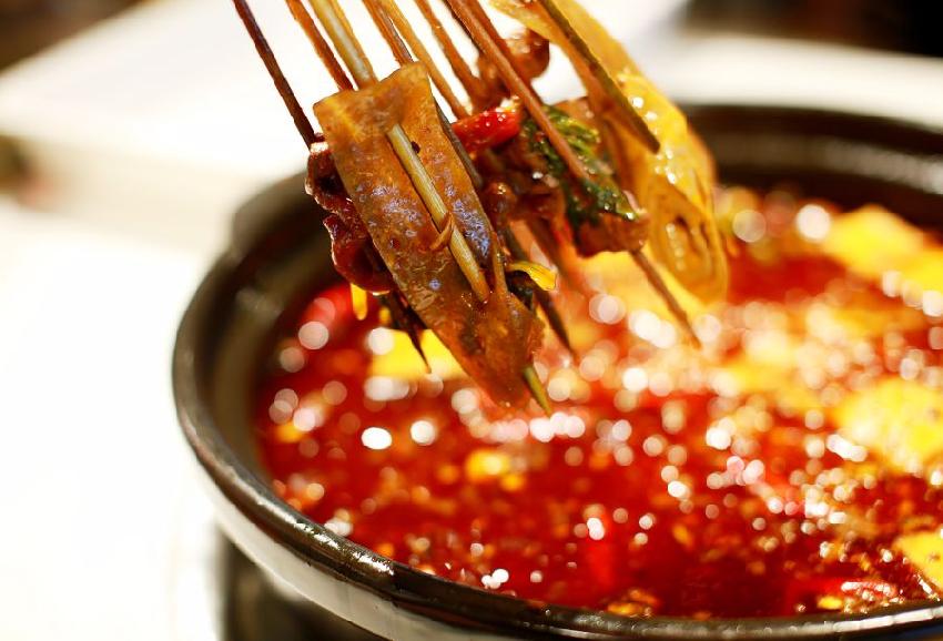 一串難求， 京城最火串串香，單店日賣2萬串