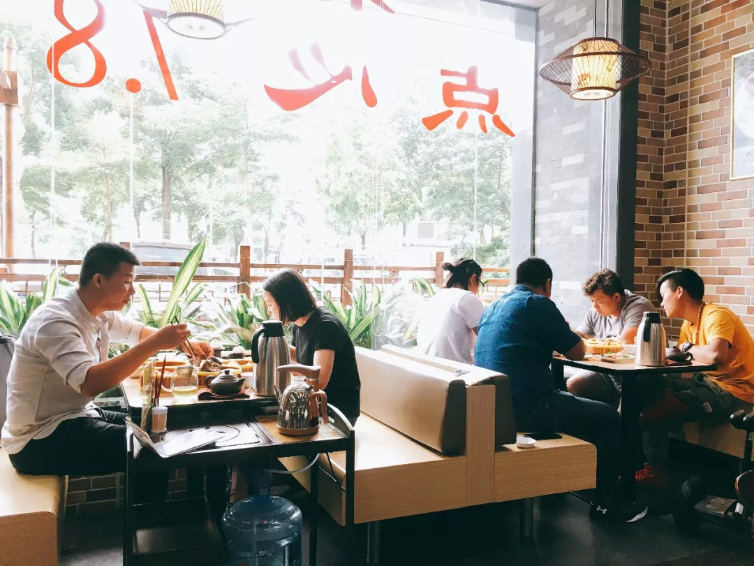 星巴克、西貝、呷哺呷哺……　大牌來了！社區(qū)餐飲正在逆襲？