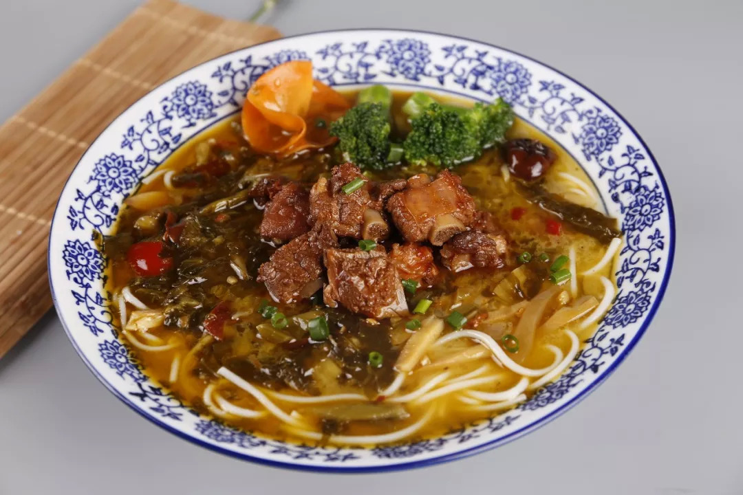 為什么摳門的餐飲老板容易賺大錢，大方的卻都關(guān)門了？