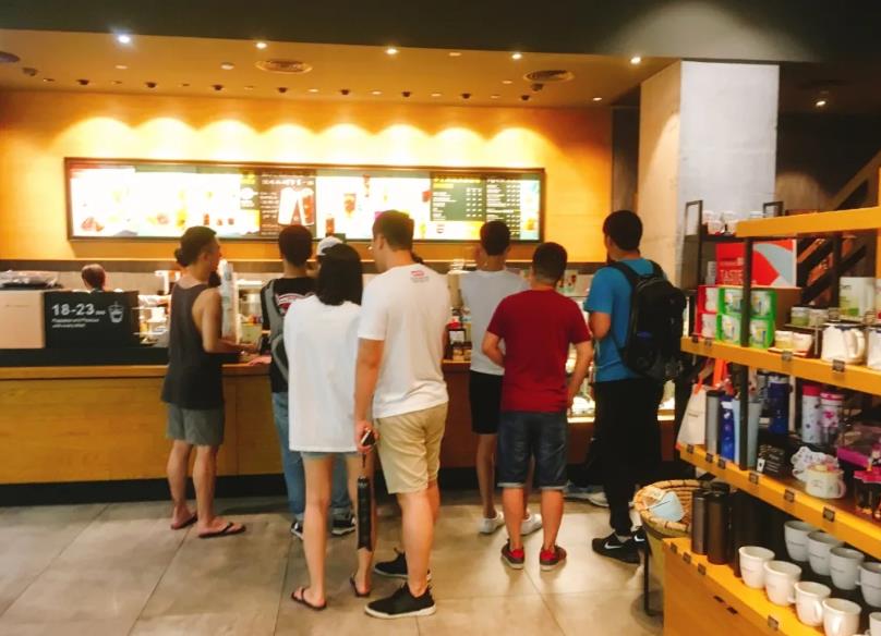 茶、咖不分家！喜茶與星巴克的成功有何共性？｜餐見