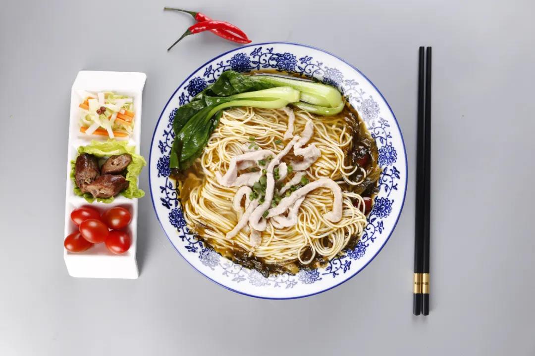 “被人忽悠”開飯店，20萬打水漂，最后他總結(jié)了一句話