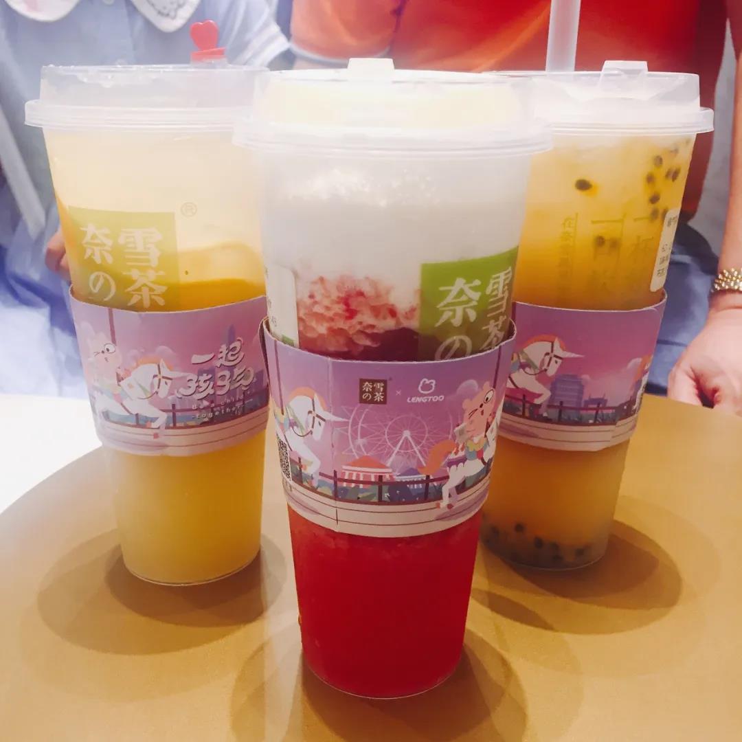奈雪完成近億美金新融資；西貝因茶位費遭投訴；上海一男子因吃河豚成植物人