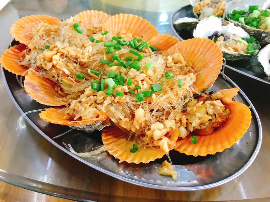 餐飲大事件201期｜瑞幸咖啡開賣口紅、面膜；必勝客或關(guān)店300家；海底撈進(jìn)軍“團(tuán)餐”|餐飲界