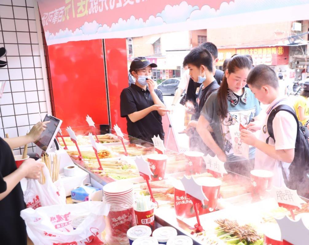 逆勢拓張400+店，年銷10億+串，它是怎么做到的？