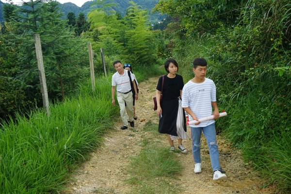 29年教學(xué)，9年公益，他以身作則，改變了無數(shù)山區(qū)孩子的人生