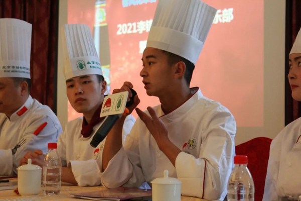 3個(gè)月當(dāng)上炒鍋領(lǐng)班，李錦記助00后小伙"北漂"學(xué)廚獲新生