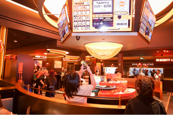 餐飲模式又一大創(chuàng)舉！探魚新店型營造“娛樂城”式沉浸消費體
