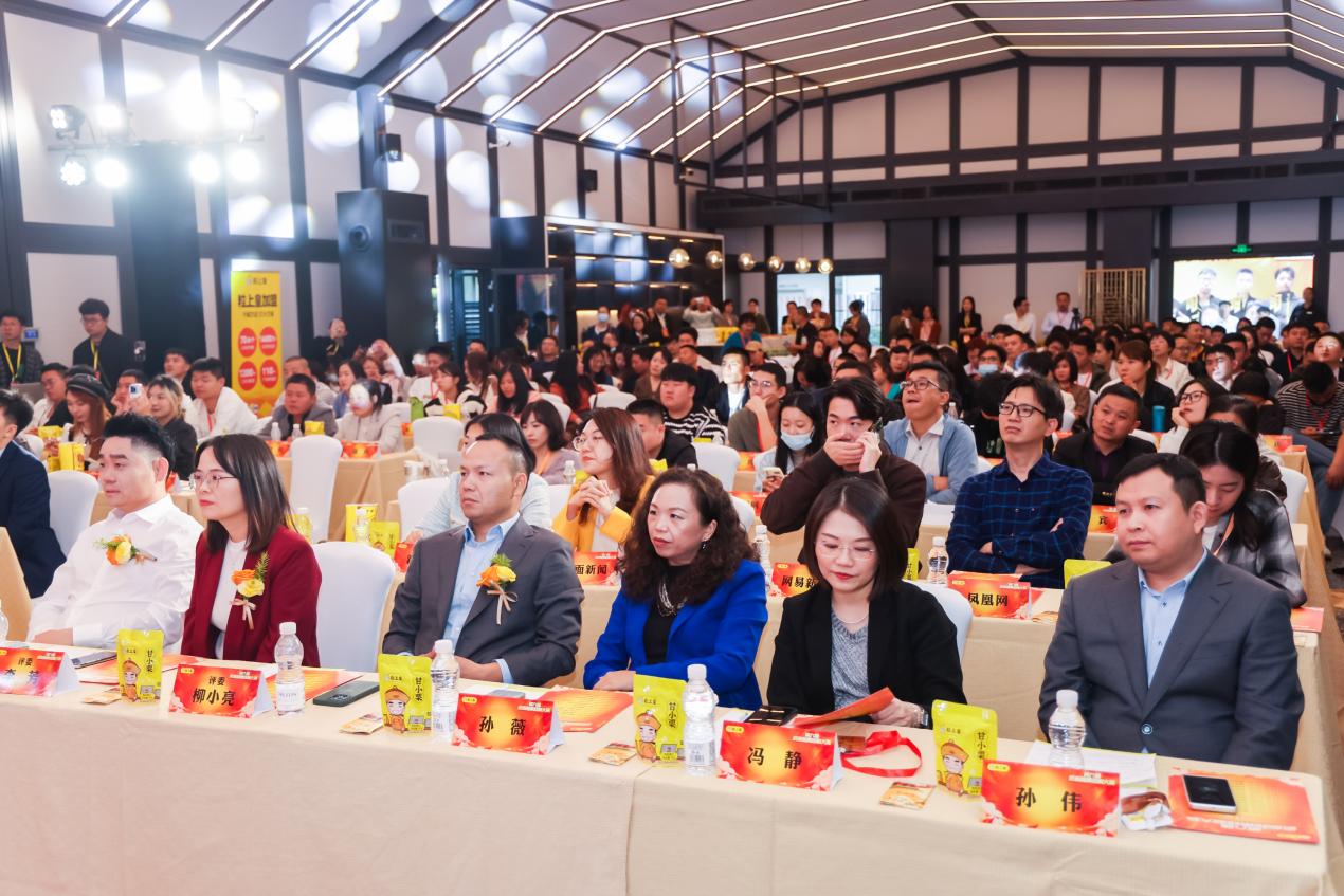 板栗界的“炒王”！上海小伙年炒20噸，勇奪板栗炒制大賽冠軍